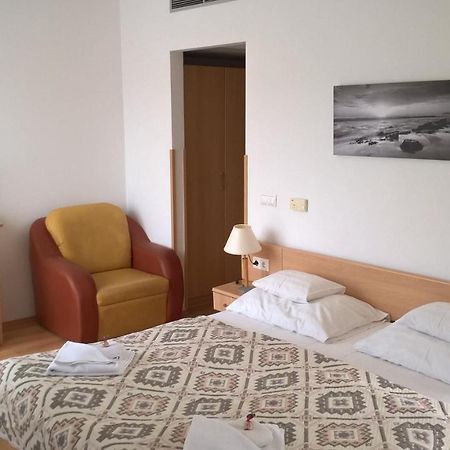 Lilla Wellnessapartman Zalakaros Buitenkant foto