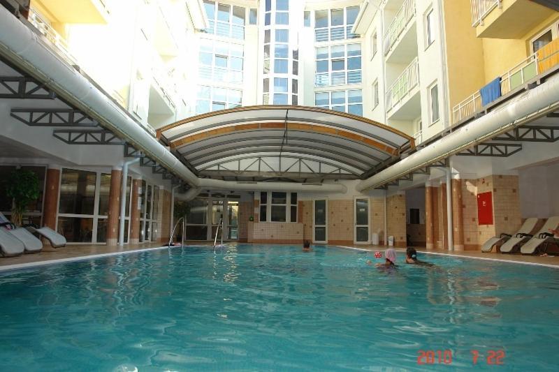 Lilla Wellnessapartman Zalakaros Buitenkant foto