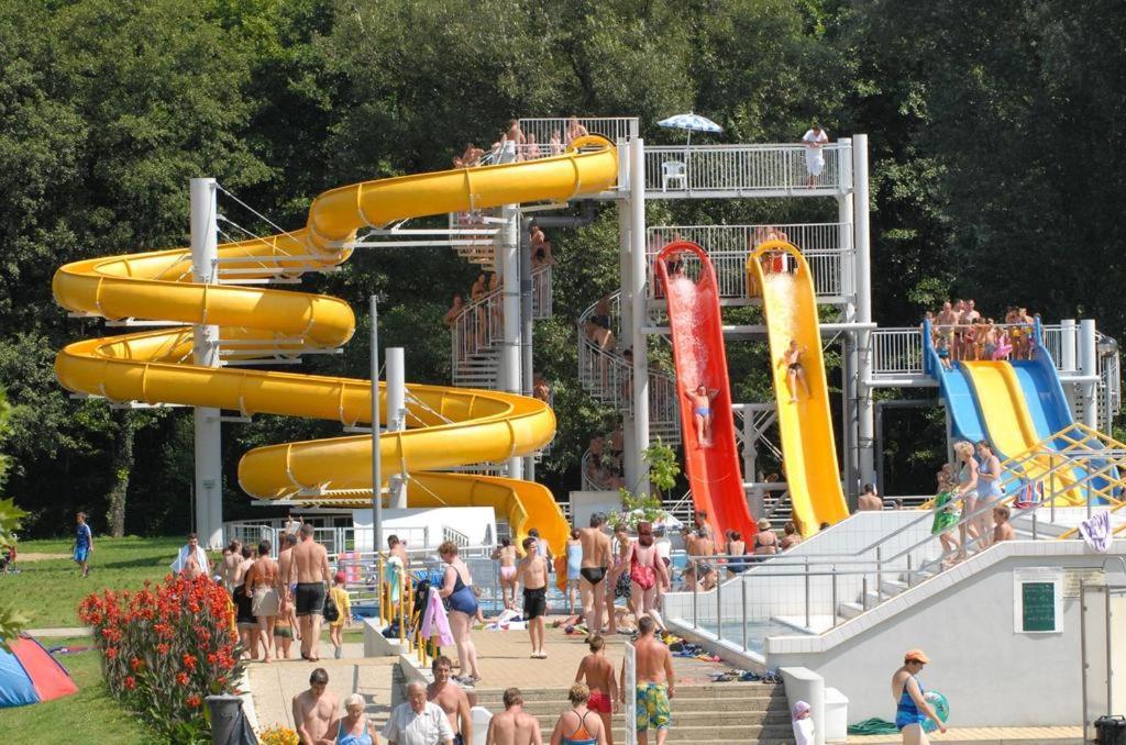 Lilla Wellnessapartman Zalakaros Buitenkant foto