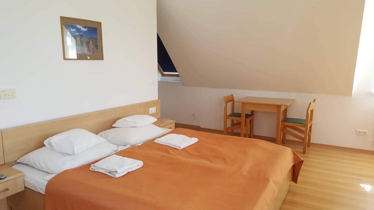 Lilla Wellnessapartman Zalakaros Buitenkant foto